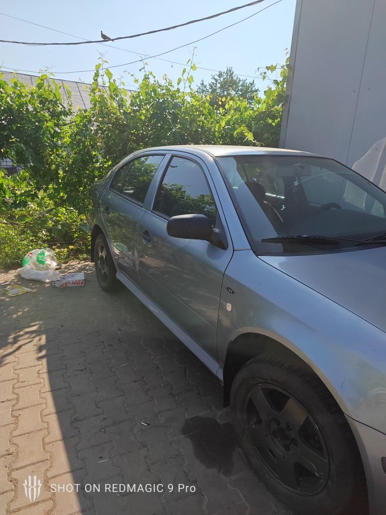 Skoda Octavia 1 1.6 benzină