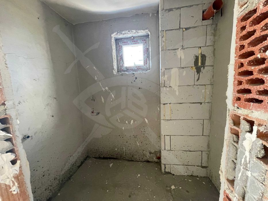 Продава се Тристаен апартамент в Бургас, Меден рудник - зона А - 103 кв.м за 729 €/кв.м - Снимка #2