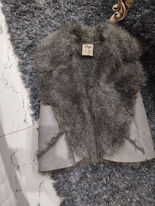 Vând veste fetiță blană