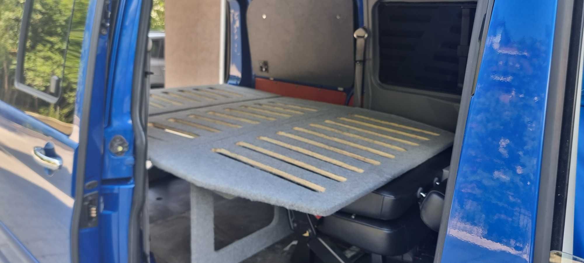 Продавам сглобяем креват за VW transporter  T5