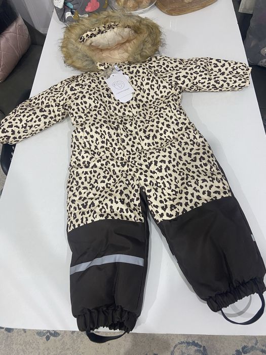 Продам комбинезоны и куртки для девочки