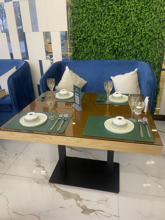 Столы и диваны для кафе и ресторанов