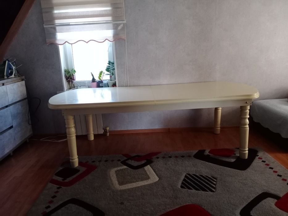 Продам большой стол