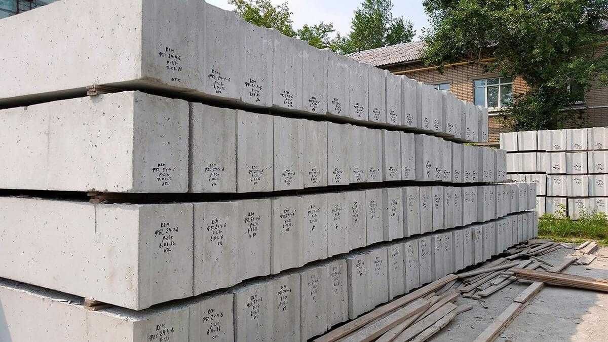 бетонные блоки  60х40  60х60  (есть б/у блоки)