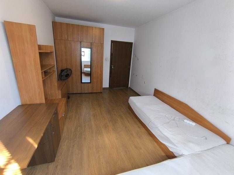 Дава се под наем Тристаен апартамент в Бургас, Славейков - 95 кв.м за 408 € - Снимка #3