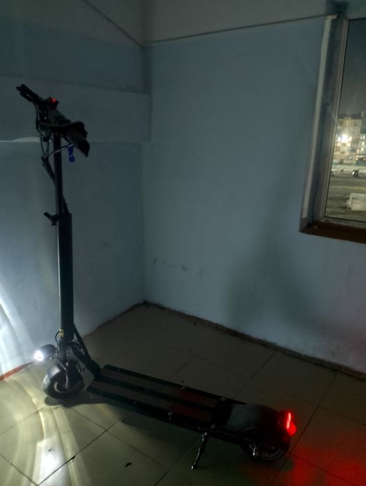 Продам самакат в хорошем состоянии на ходу скорость 50 GT M4 pro