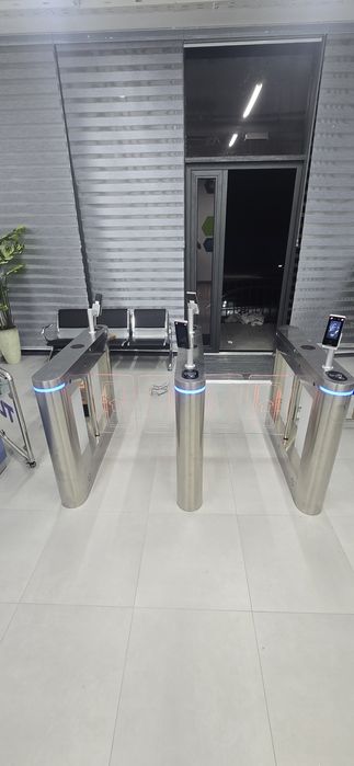 Ustanovka turniket face id