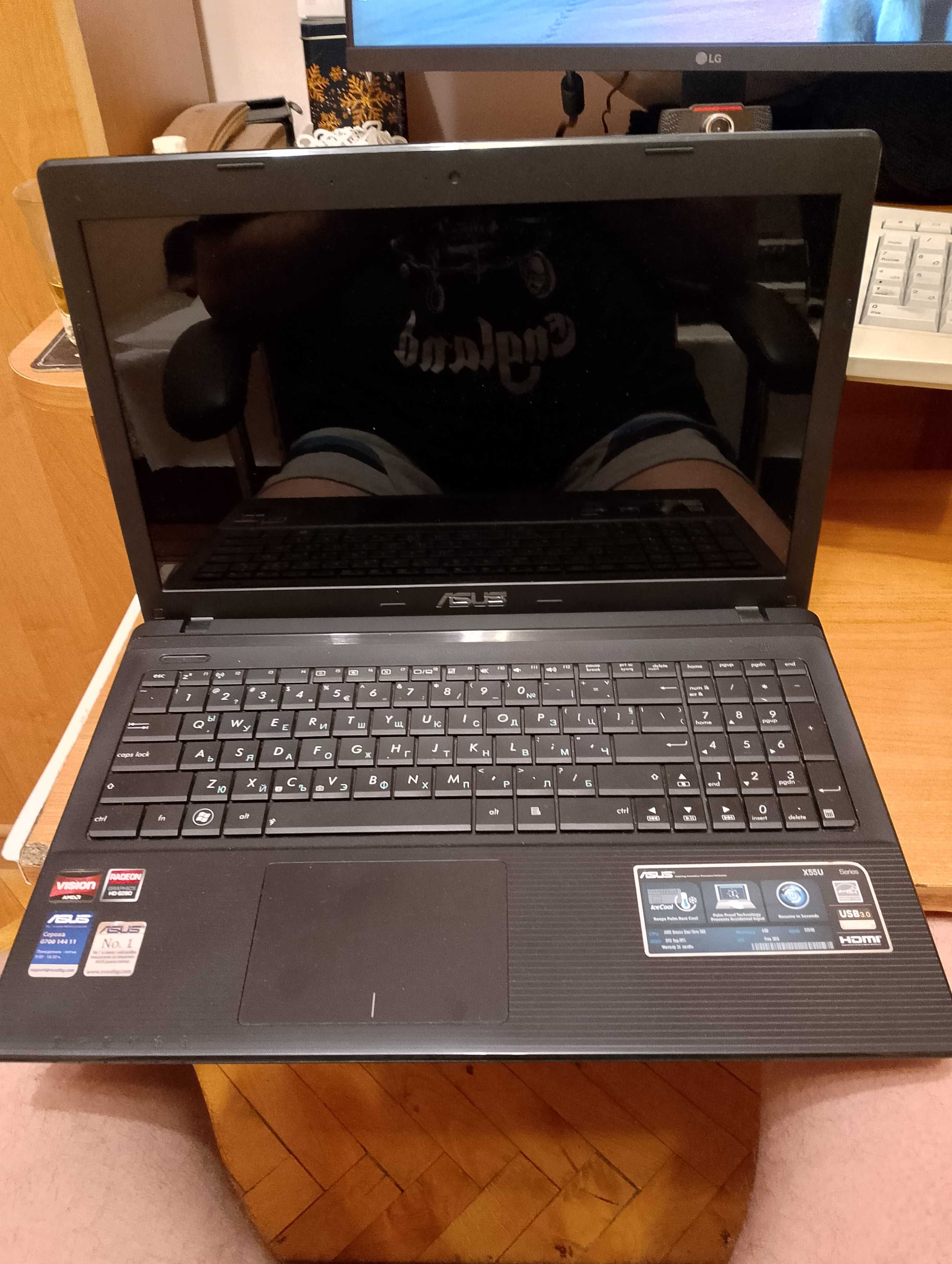 Laptop  ASUS 4GB Ram , 250 GB SSD , DVD compakt disk