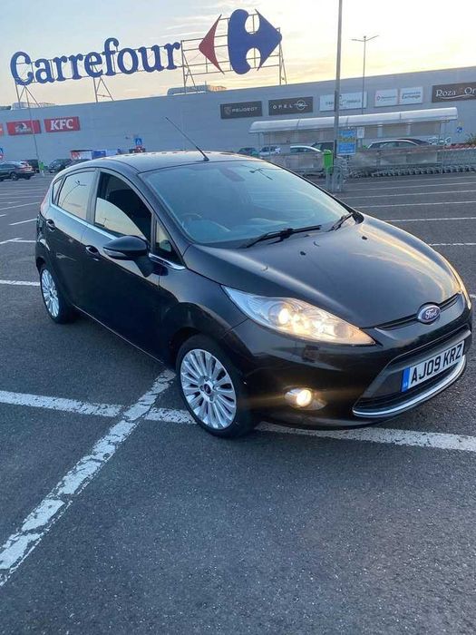 Dezmembram Ford Fiesta an 2010 motor 1.6 benzina in 5 viteze