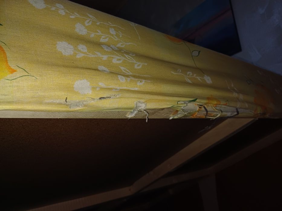 Спалня с повдигащ механизъм, матрак и две нощни шкафчета