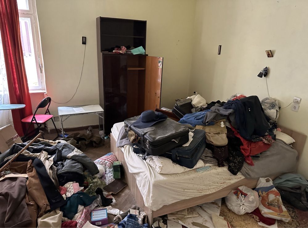Debarasam evacuam apartamente  case vechii suptoluri toata tara