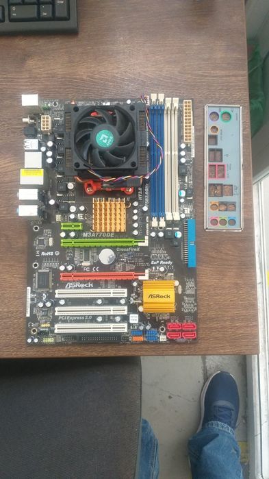 Placa  baza M3A770DE+AMD Phenom II X2 B59 dual core 3.4Ghz+Cooler