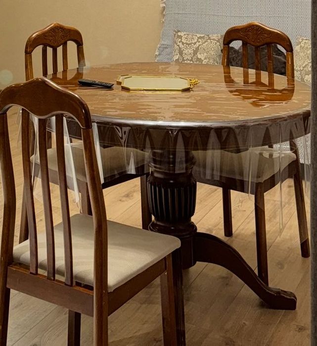 Универсальный стол из чистого дерева