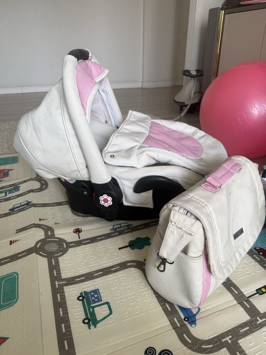 Коляску продам полный комплект