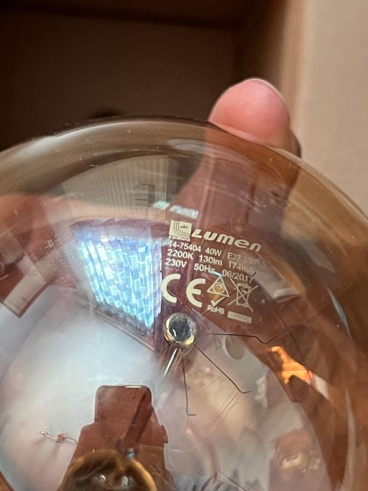 Becuri Edison mari, noi, lumina calda