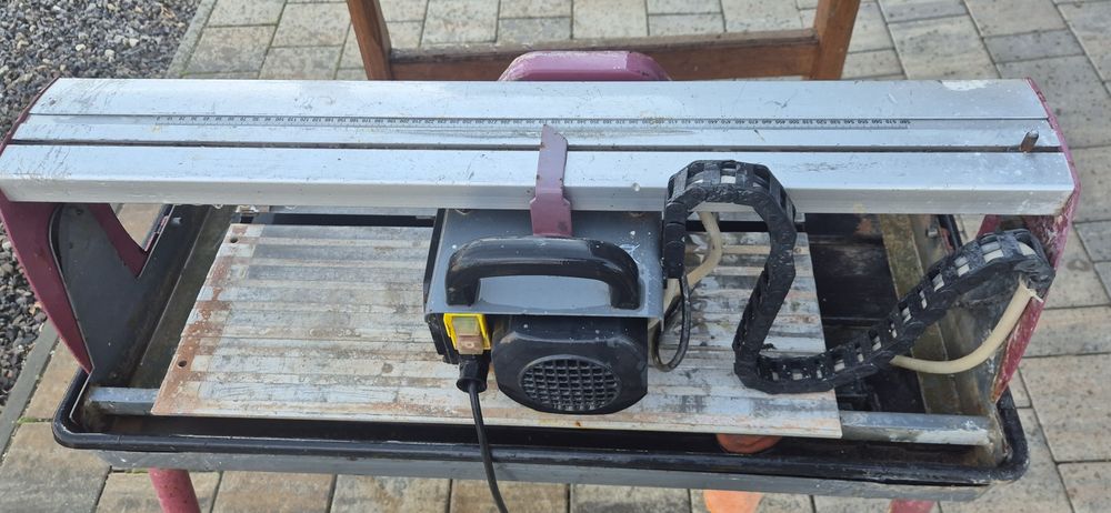 Masina te taiat gresie cu apa!