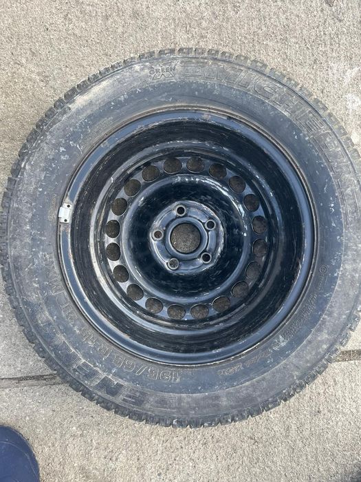 Vând roată de rezervă