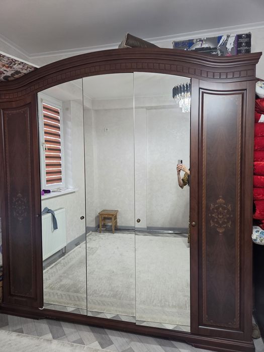 Шефонер сатылады 5 есікті, 3 үлкен айнасы бар