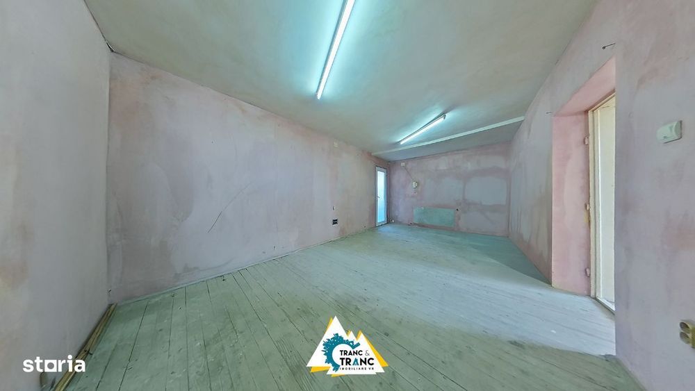 Casa de renovat cu 3 camere cu teren generos in Zadareni