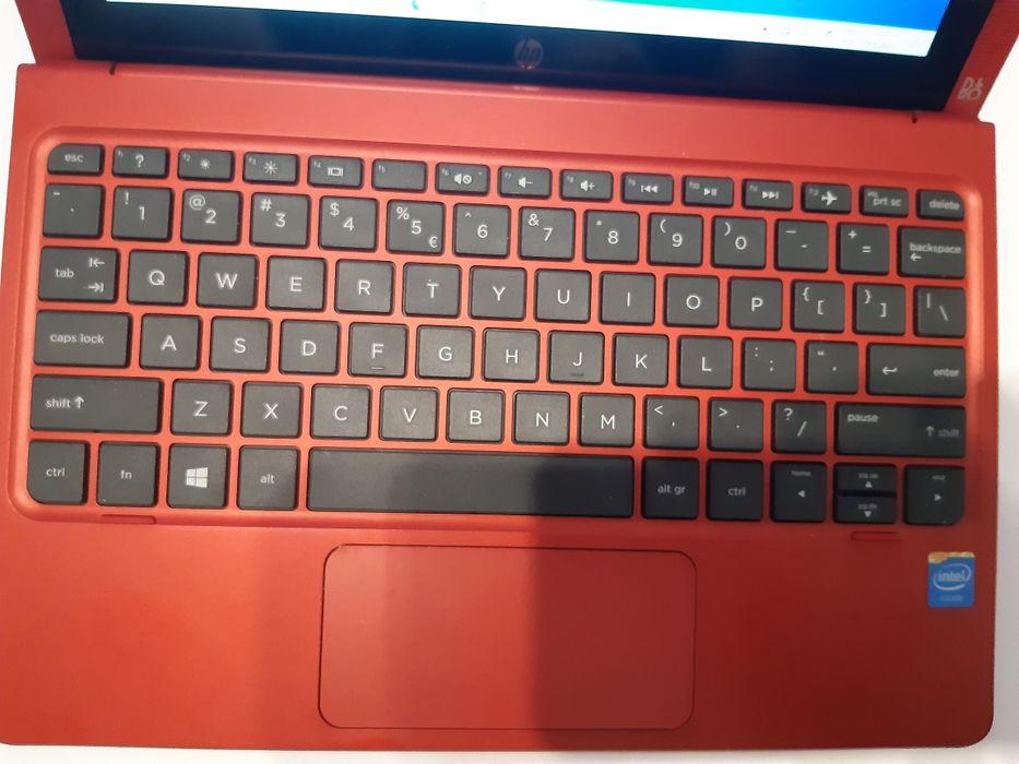 Laptop hp 2 în 1 ca și nou
