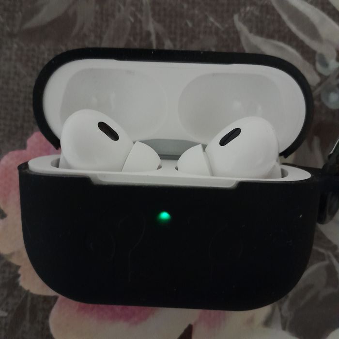 Продам наушники Airpods2 pro