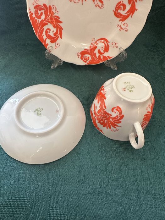 Пълен сервиз “Перо на Жар птица” с десертни чинии на ЛФЗ Ломоносов