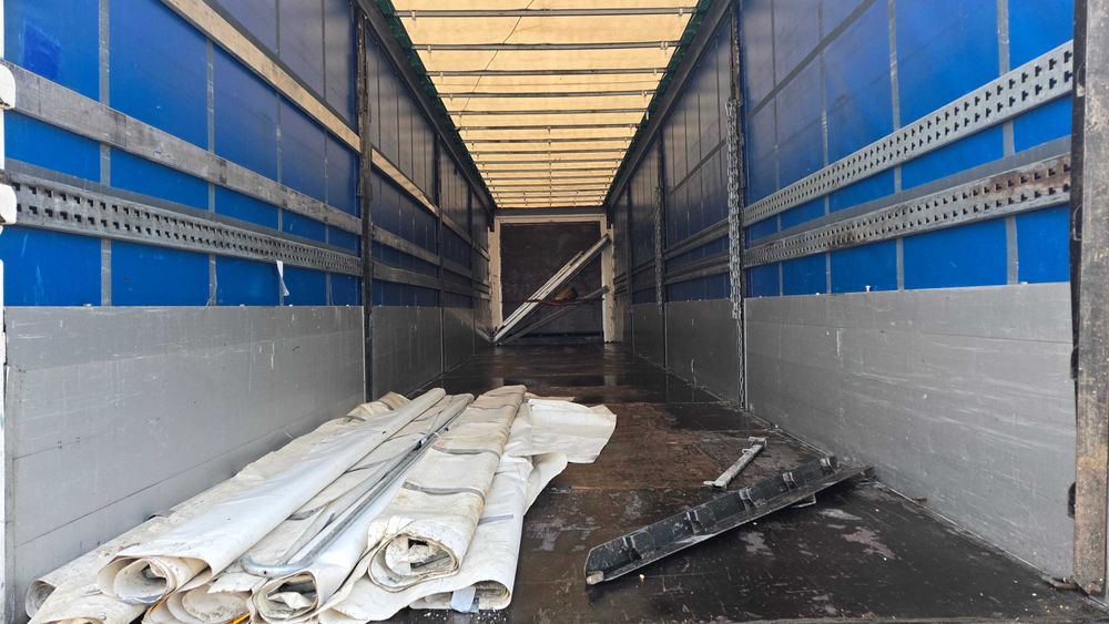 Semiremorca prelata de cereale