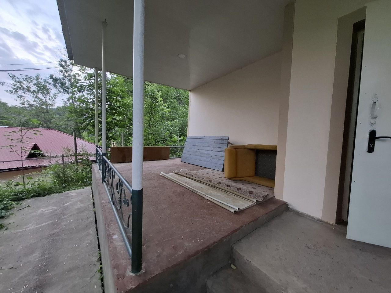 Oqtoshda  tayyor dacha sotiladi