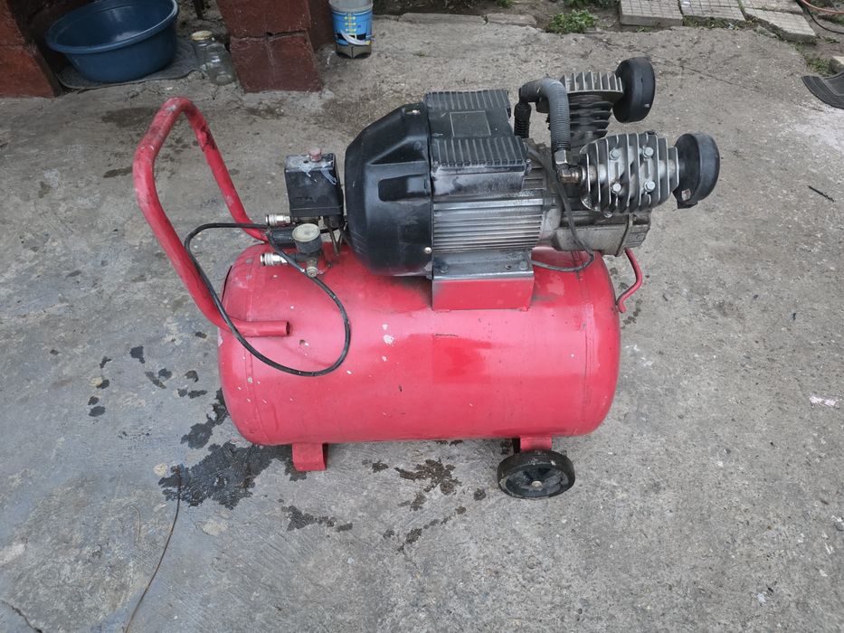 Компресор Raider 100л.