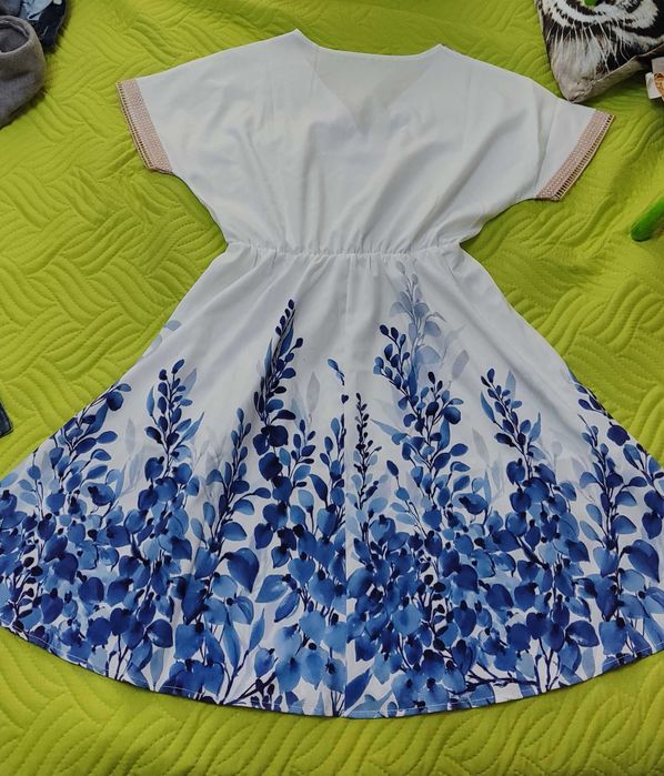 Лятна рокля с цветя