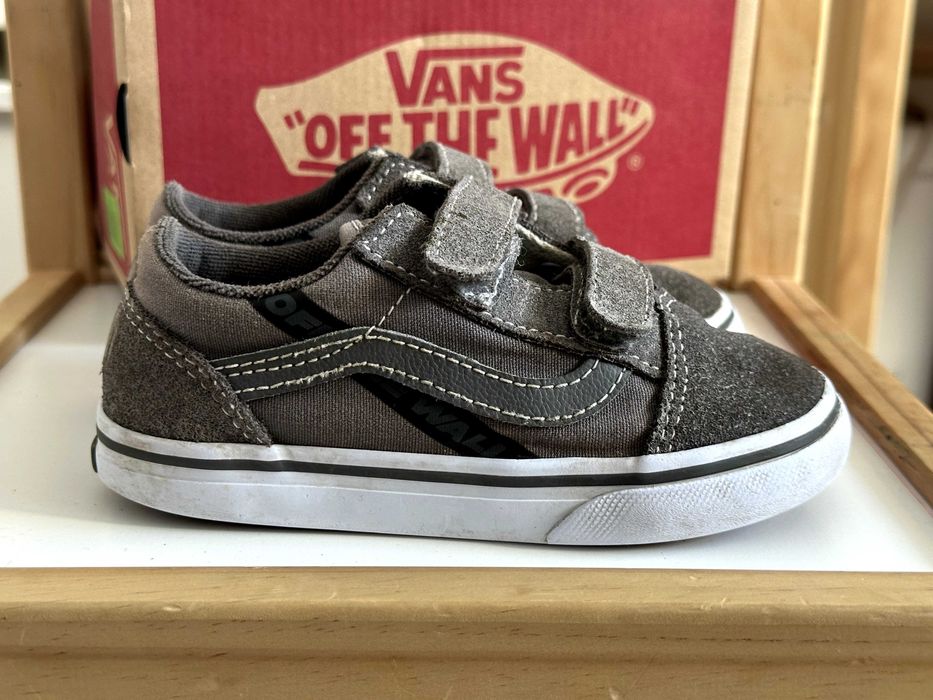 Запазени кецове Vans 25 номер