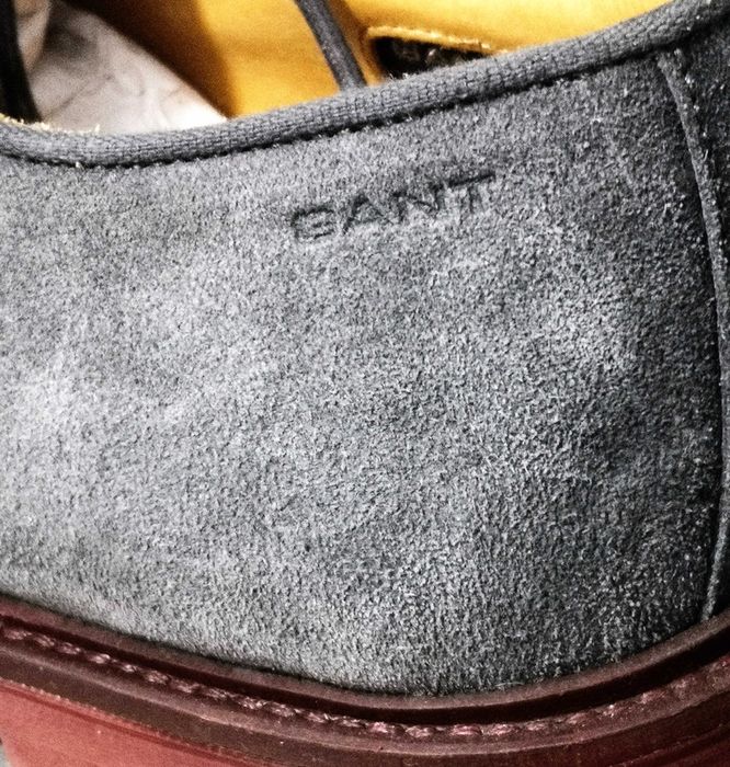 pantofi gant piele gri.