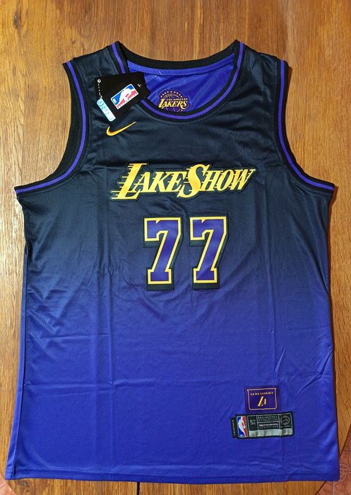 Maiou de baschet cu Luka Doncic XL (disponibil)