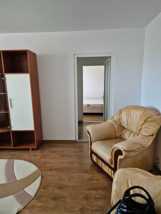 Inchiriez ap. 2 camere , B-dul Dacia cu vedere la Cuejdi