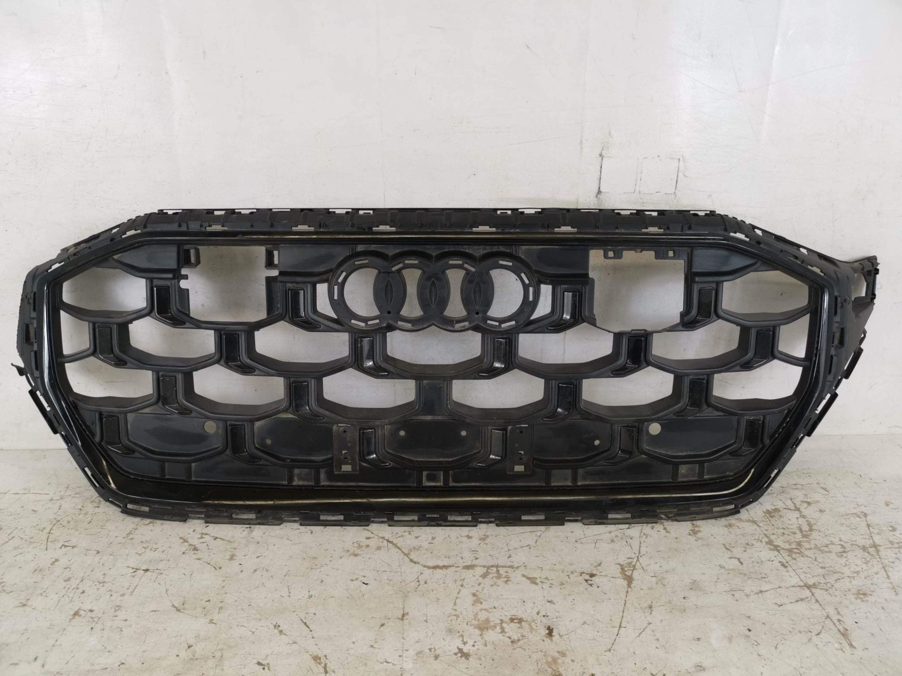 Grila Radiator Audi Q8 1 2018 2019 2020 2021 2022 Originala Avariata