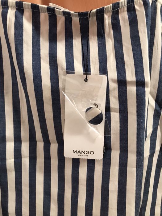 Top MANGO cu nasturi nou cu eticheta