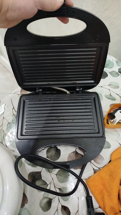 Продам тостер рабочий