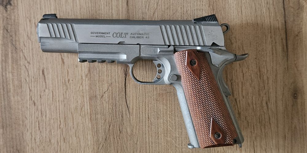 Pistol Airsoft Colt CO2