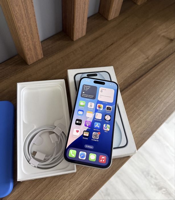 Iphone 15 albastru