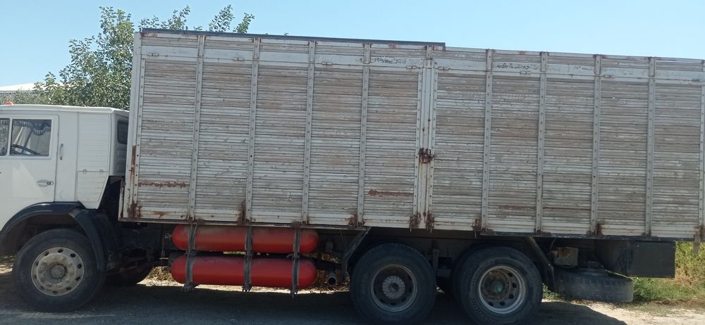 Kamaz titanik pritsep bilan sotiladi