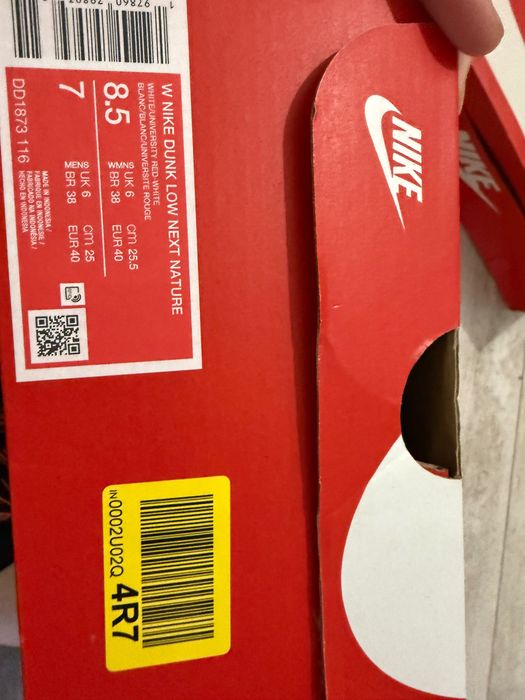 Vând Nike Dunk low red