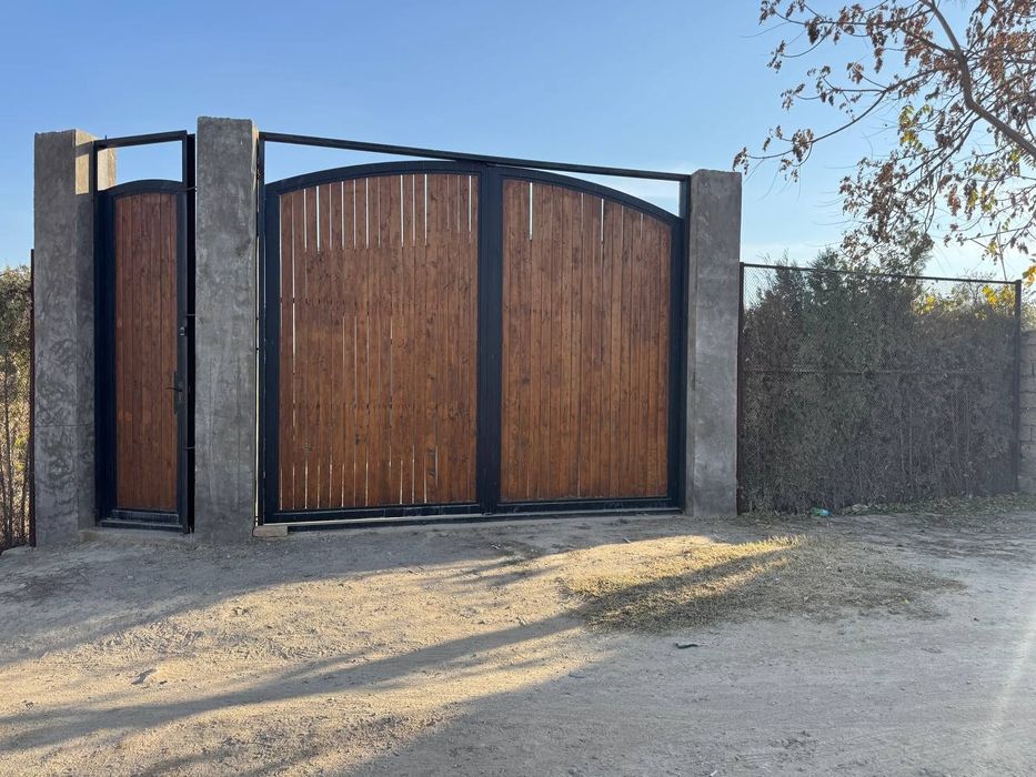 Dacha sotiladi hovli