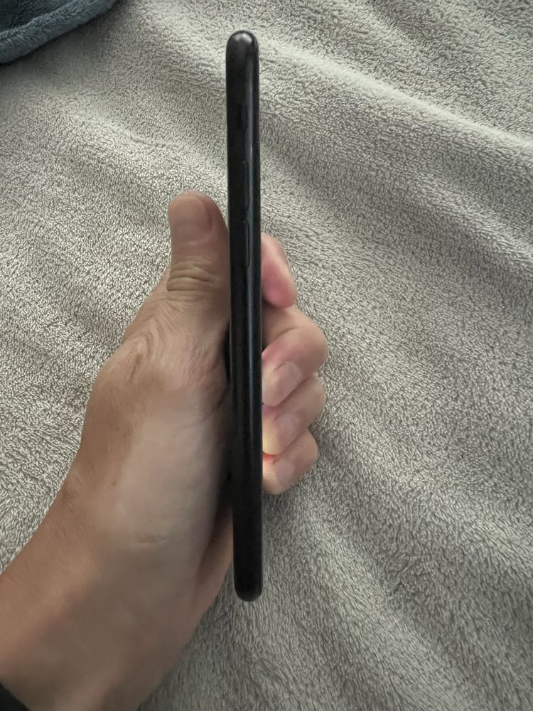 iPhone SE 2 64 гб 100% Батерия