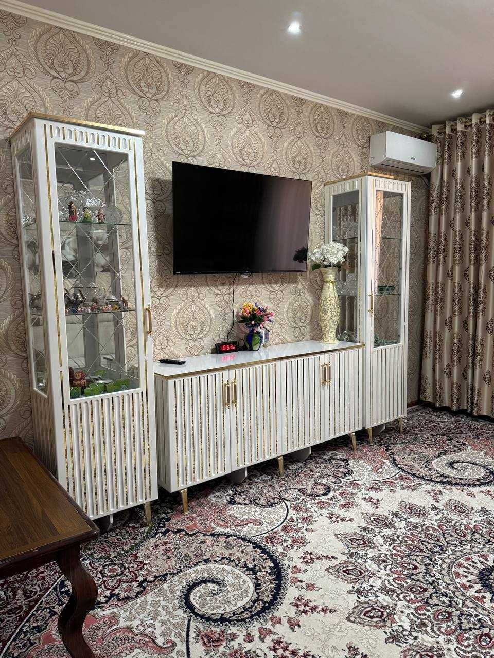 СРОЧНО !! Продается квартира в Яшнабаде 2/3/3 ( 70 кв/м ) Артел дом
