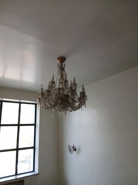 Продам люстру и 2 бра.