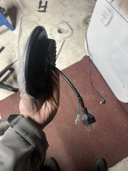 Set faruri rotunde cu led de 7 ” ( 17.78 cm ) (Samurai, Patrol, Jeep