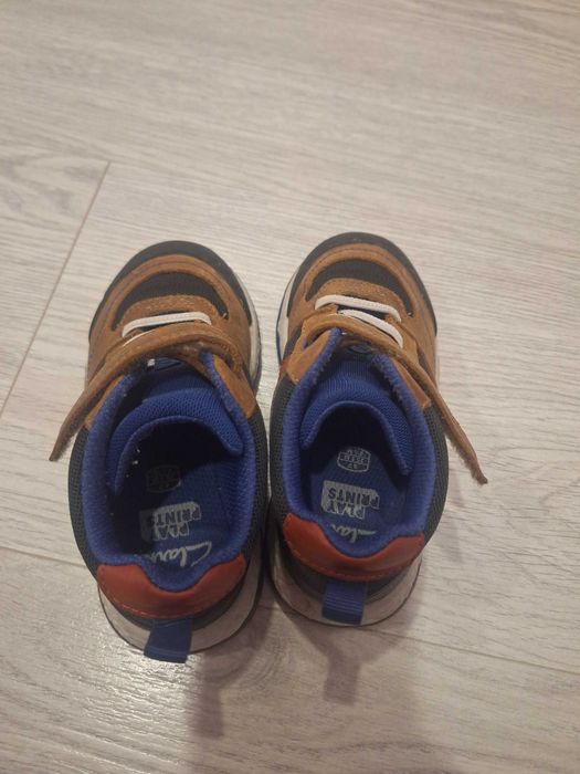 Детски обувки номер25 и половина