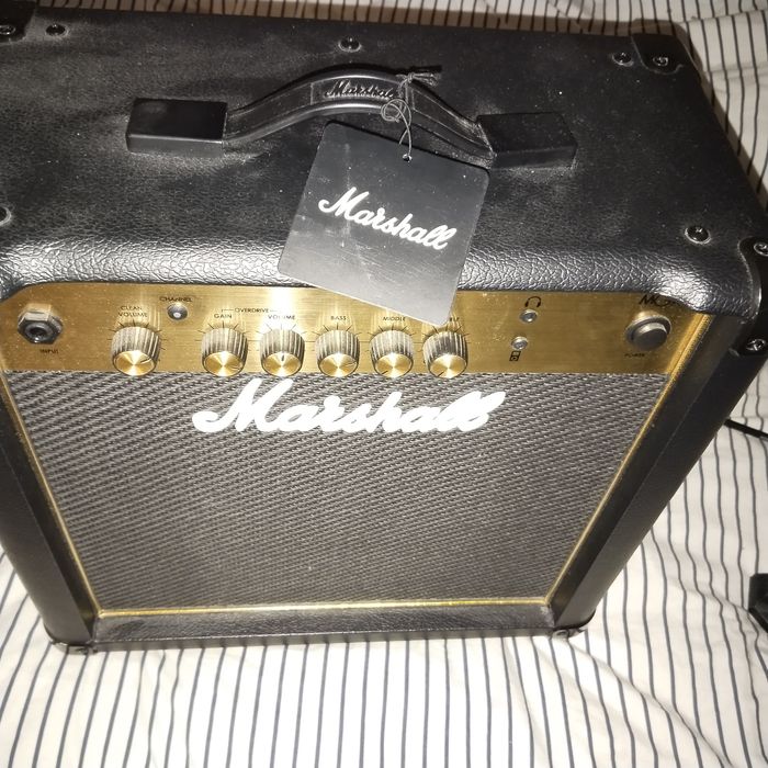 Marshall MG15 Gold – Amplificator chitară, nou,  garanție Thom