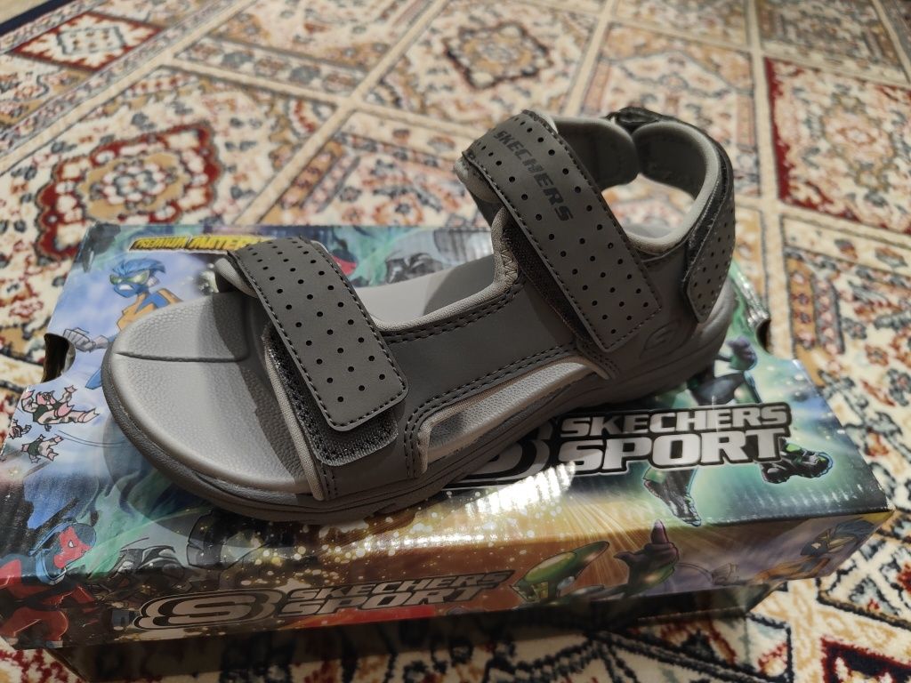 Сандали Skechers  новый сандали размер 35