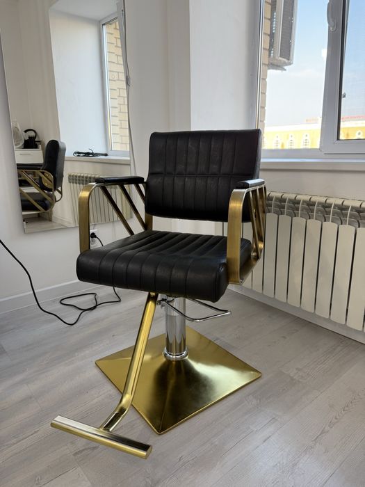 Продам парикмахерские кресла